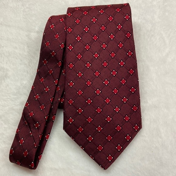 Banana Republic Geometric Maroon Silk Tie Made in Turkey EUC - Picture 1 of 6
